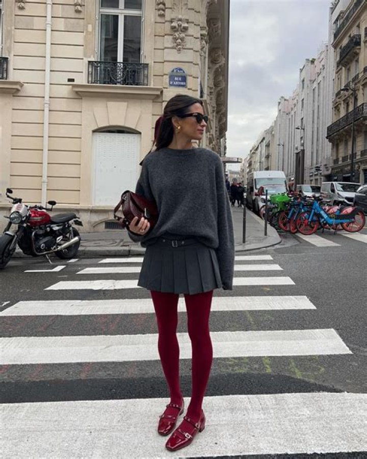 Can I wear red if I'm pale?