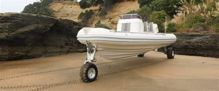 Do boats have wheels?
